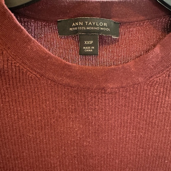 Like New Wool Fitted Sweater - Picture 4 of 4